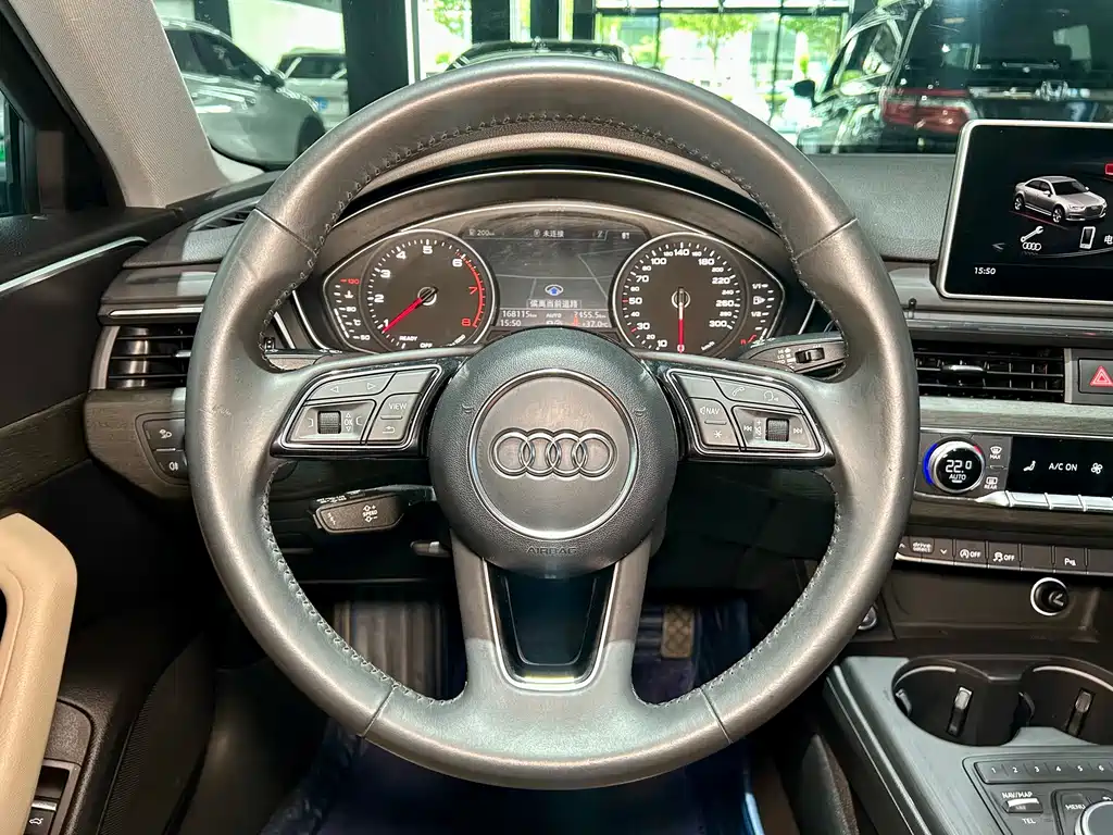 Audi A4L 2017 — фото 11
