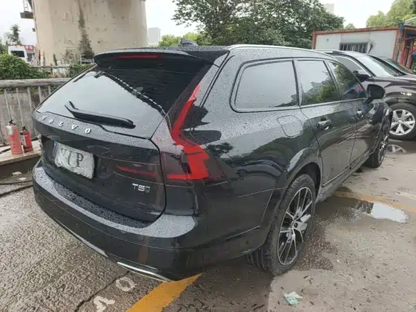 Volvo V90 2020