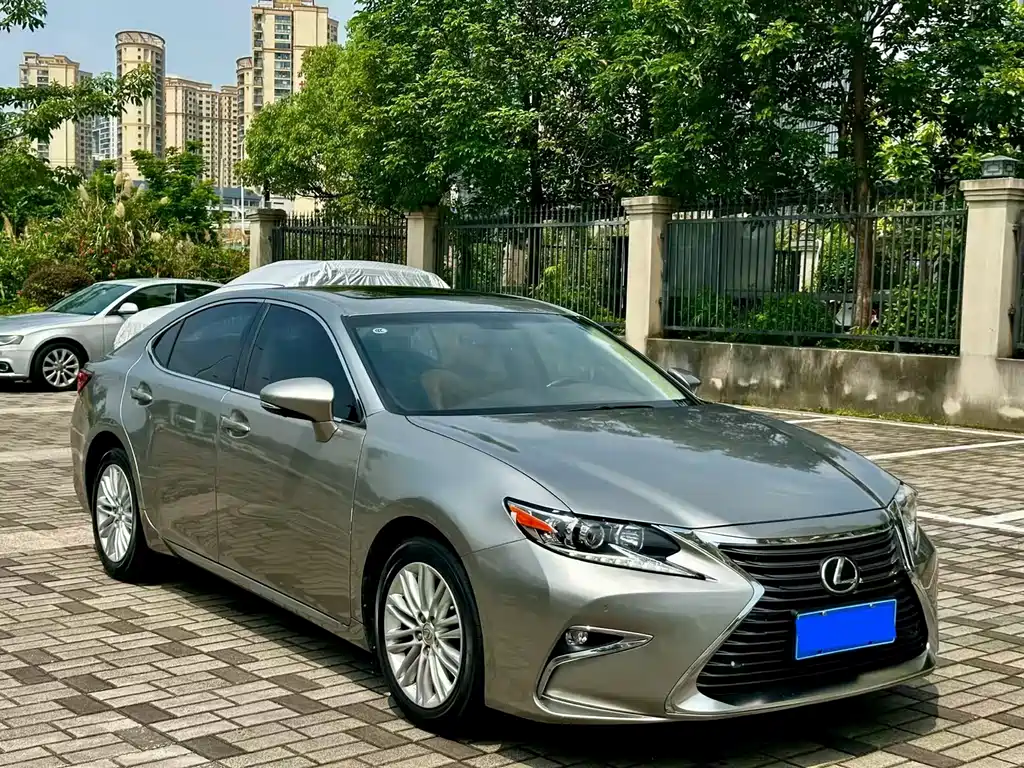 Lexus ES 2017