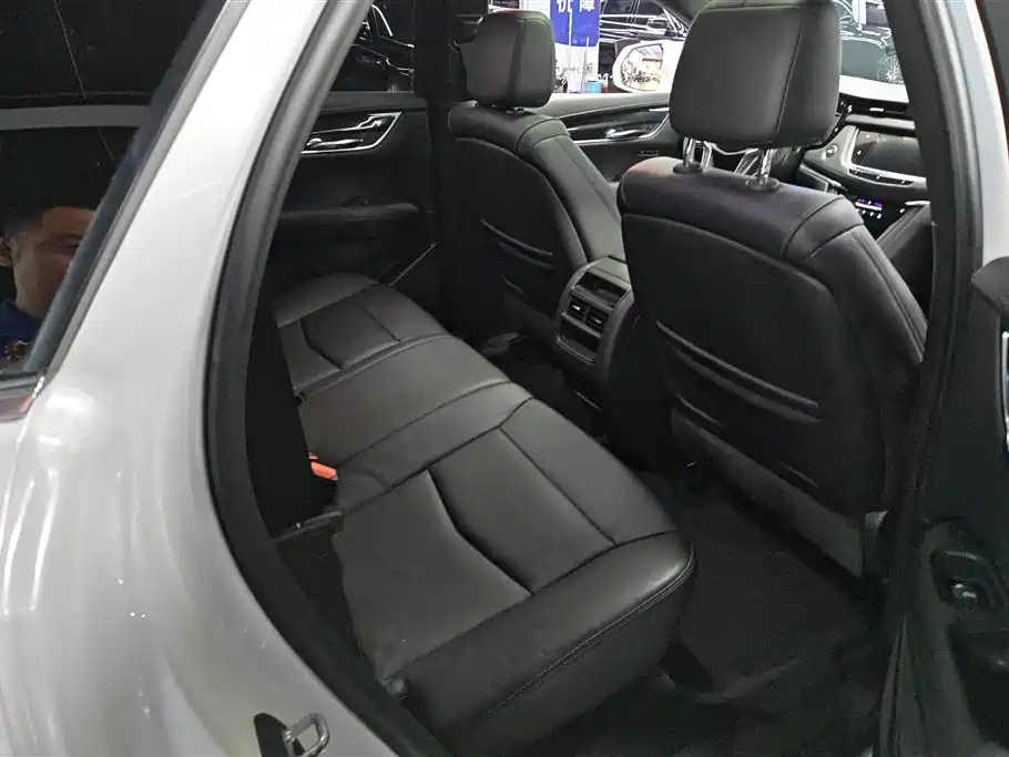 Cadillac XT5 2020 — фото 11