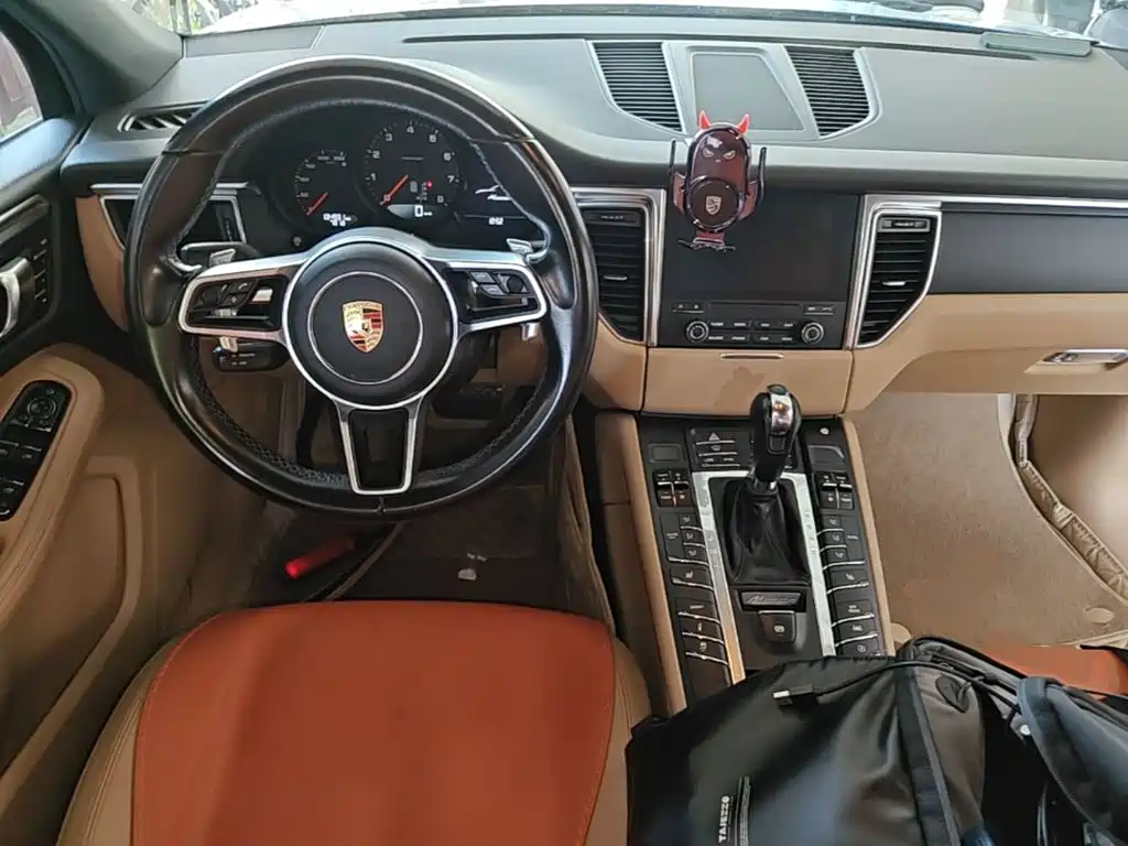 Porsche Macan 2019 — фото 10