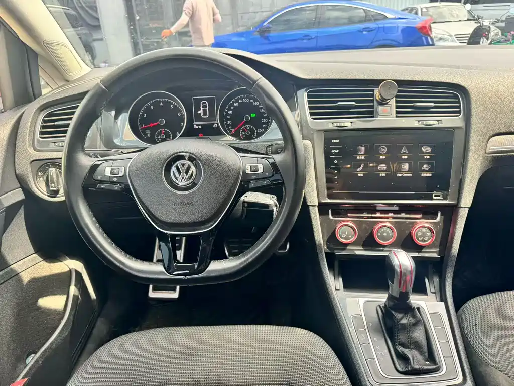Volkswagen Golf 2020 — фото 5