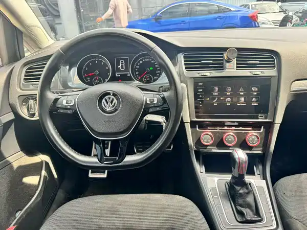 Volkswagen Golf 2020