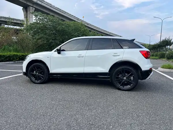 Audi Q2L 2020