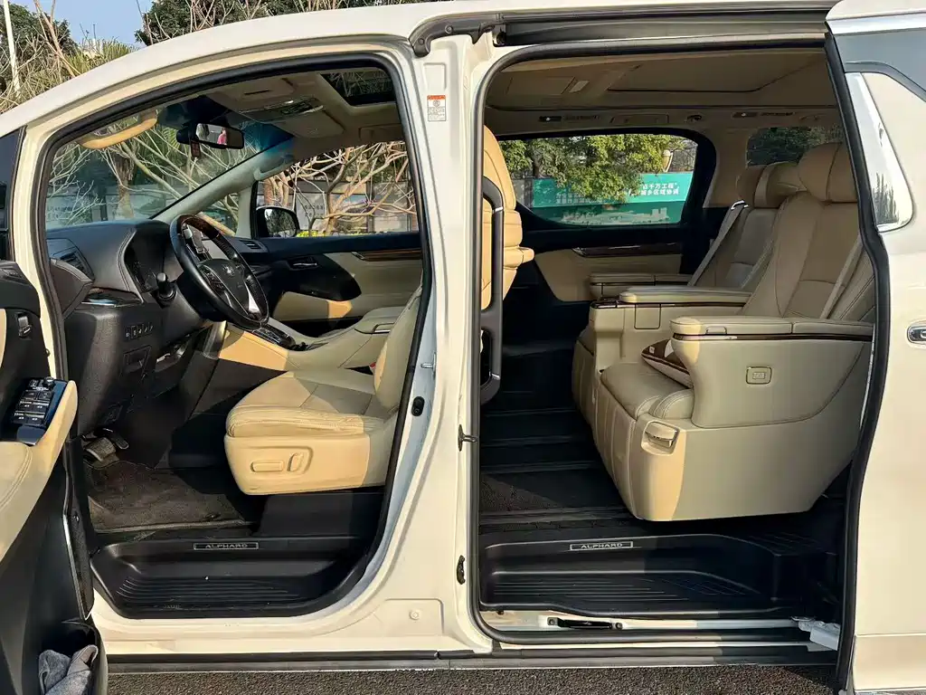 Toyota Alphard 2017 — фото 5