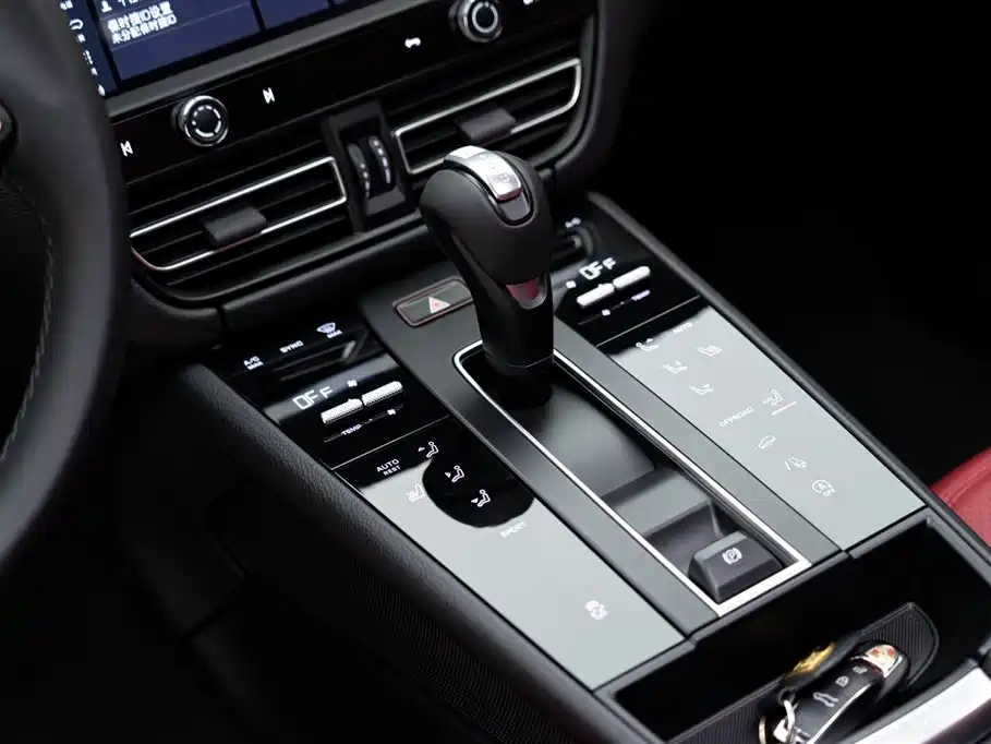 Porsche Macan 2022 — фото 14