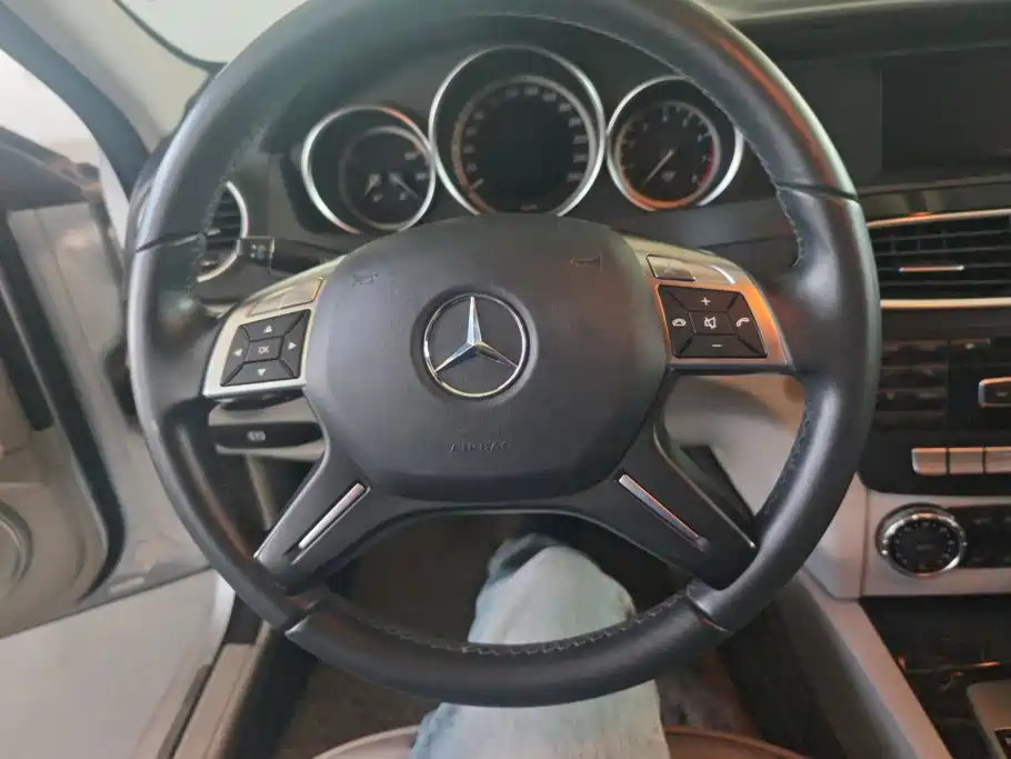 Mercedes-Benz C-Class 2012 — фото 15