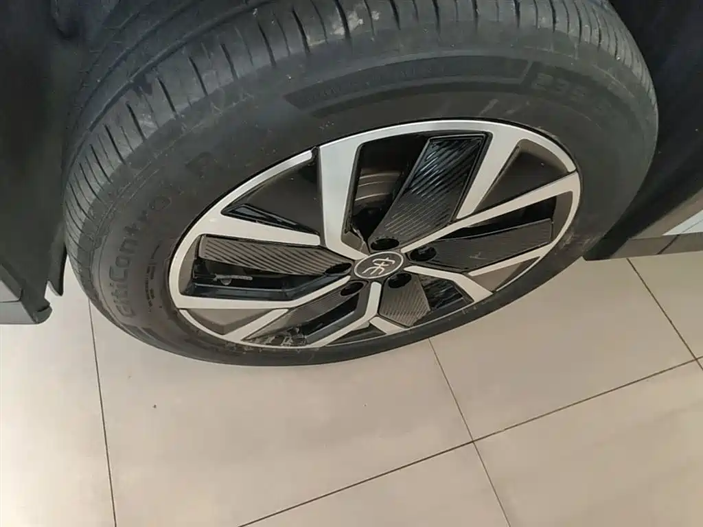 BYD L DM-i 2025 — фото 23