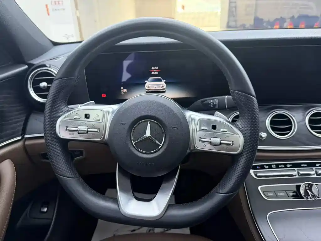 Mercedes-Benz E-Class 2020 — фото 8