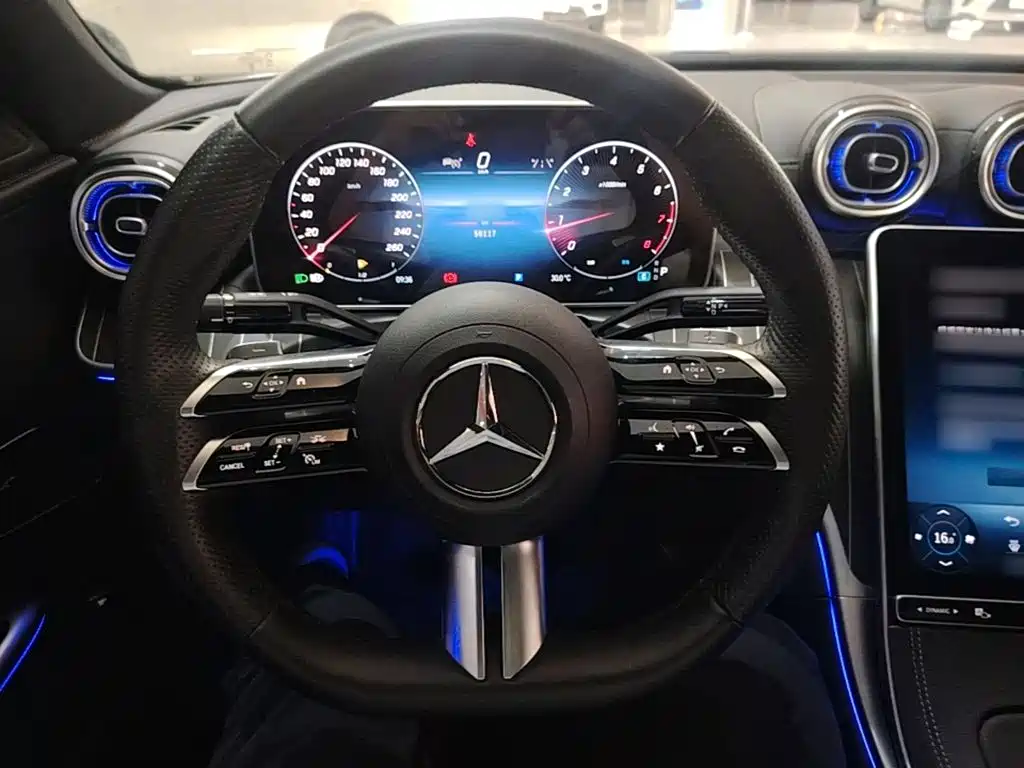 Mercedes-Benz C-Class 2023 — фото 11