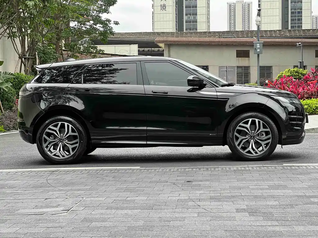 Land Rover Evoque 2022 — фото 9