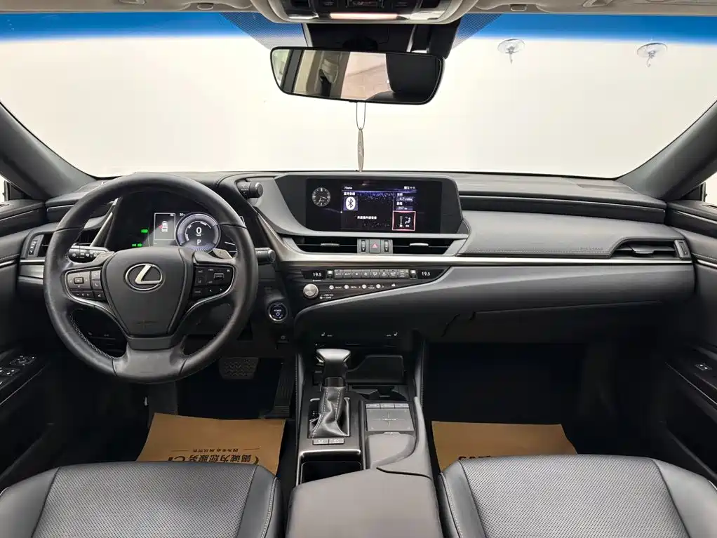 Lexus ES 2021 — фото 10