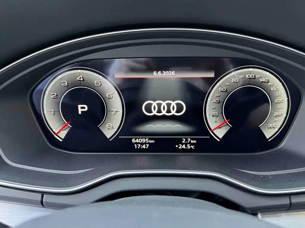 Audi Q5L 2022 — фото 12