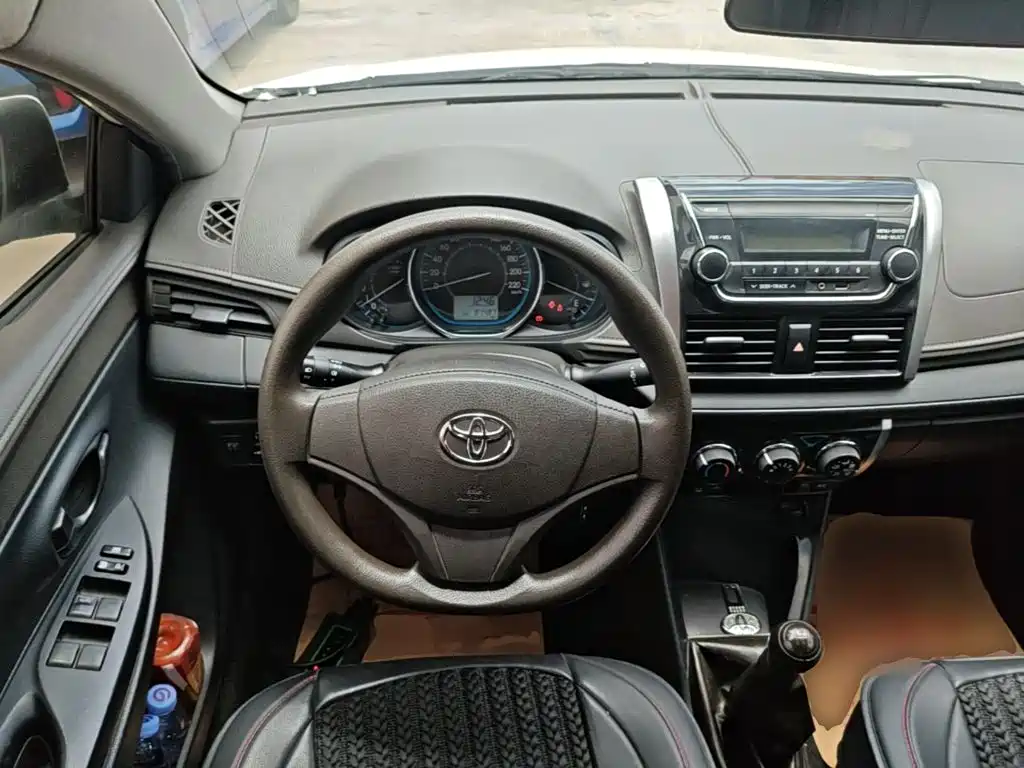 Toyota Vios 2015 — фото 11