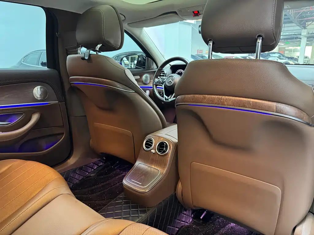 Mercedes-Benz E-Class 2023 — фото 16