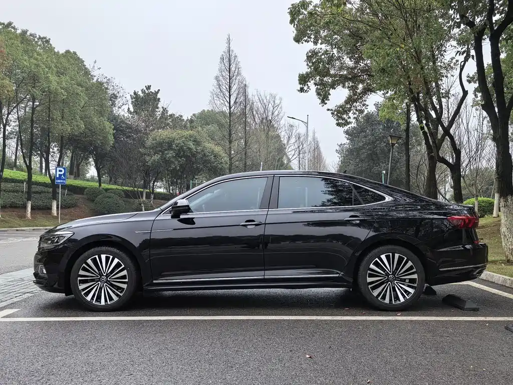 Volkswagen Passat 2020 — фото 7
