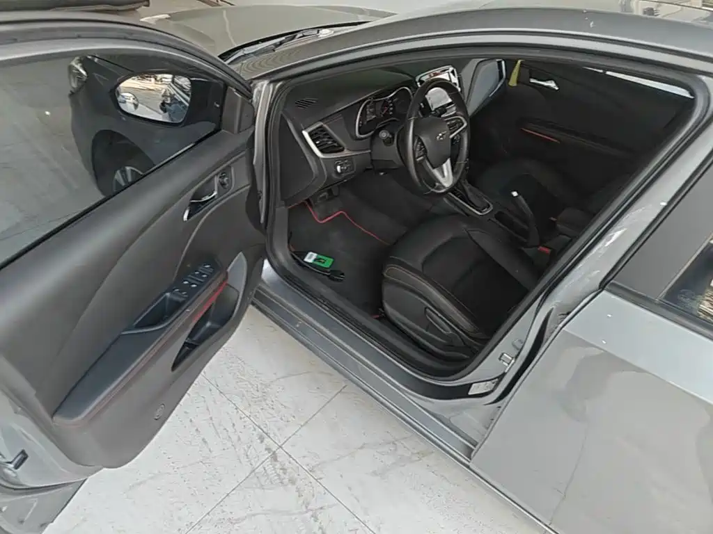 Chevrolet Monza 2019 — фото 16
