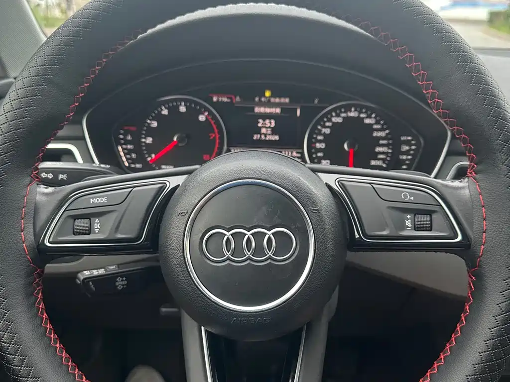 Audi A4L 2018 — фото 11