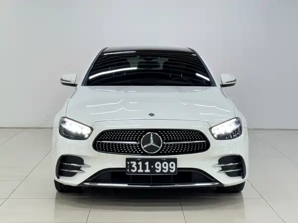 Mercedes-Benz E-Class 2021
