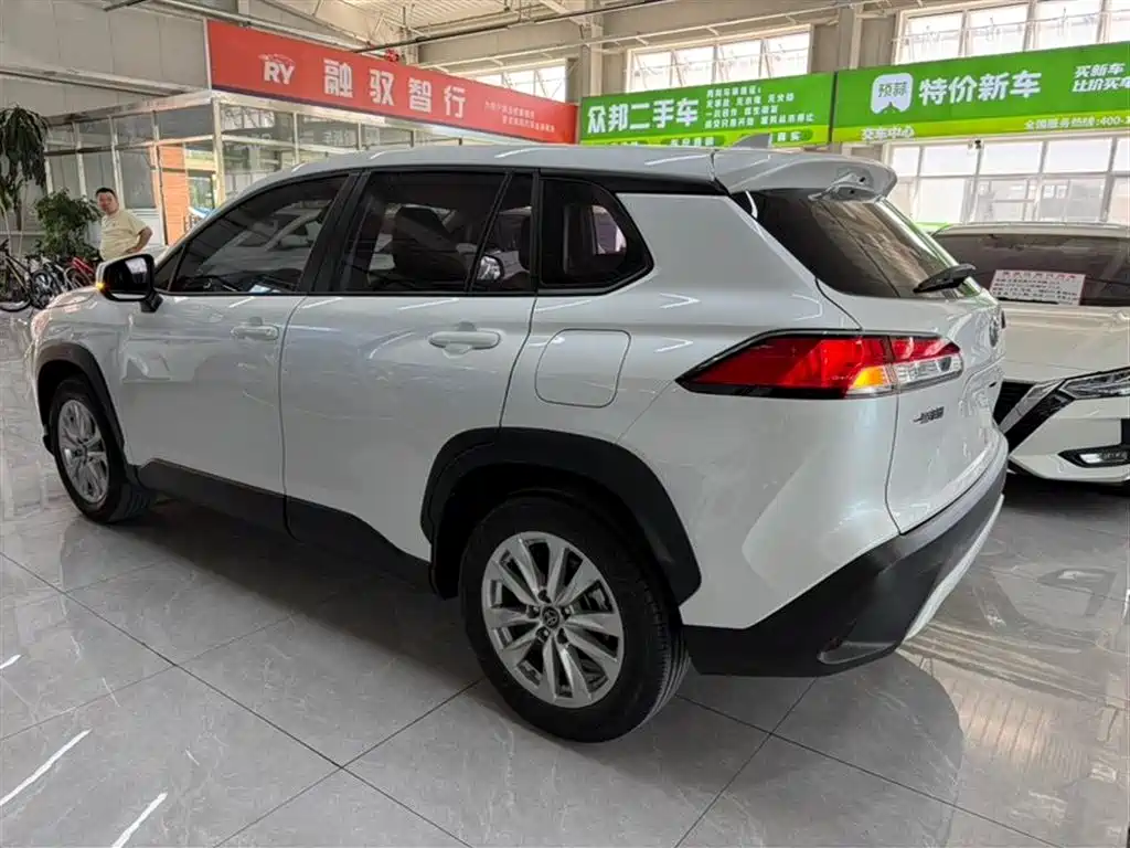 Toyota Corolla Cross 2022 — фото 7