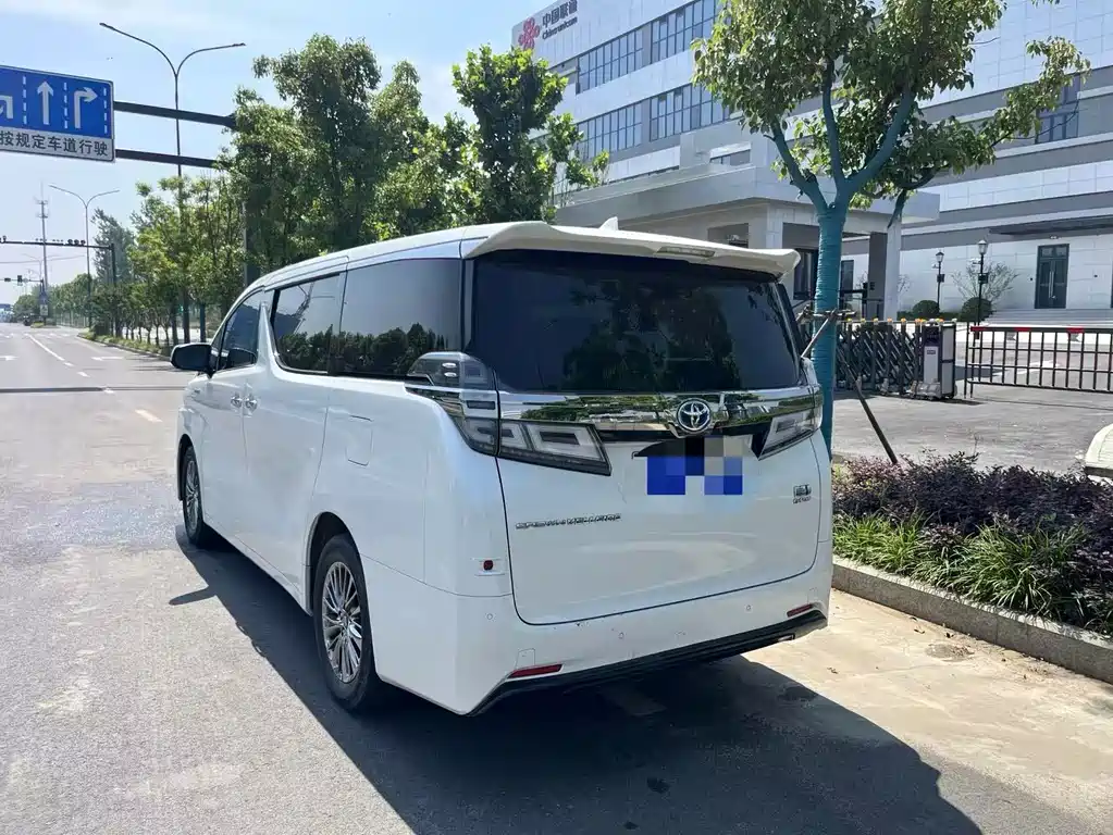 Toyota Vellfire 2022