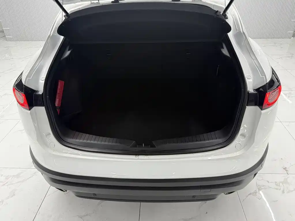 Mazda CX-4 2023 — фото 10