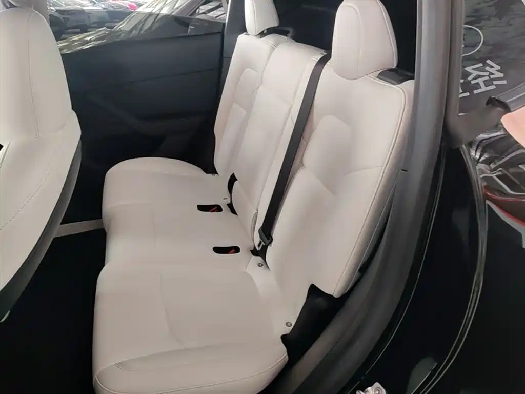 Tesla Model Y 2023 — фото 17