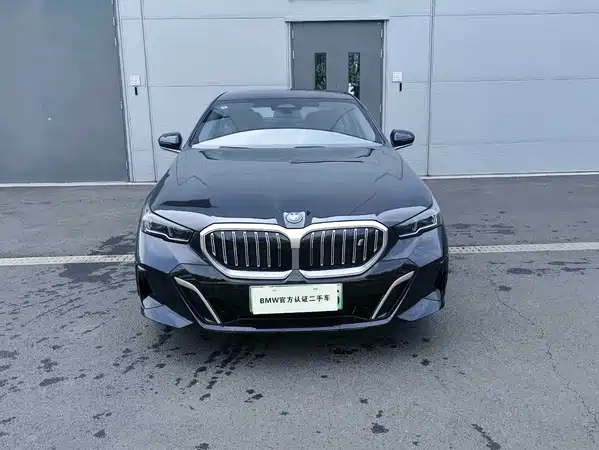 BMW i5 2026