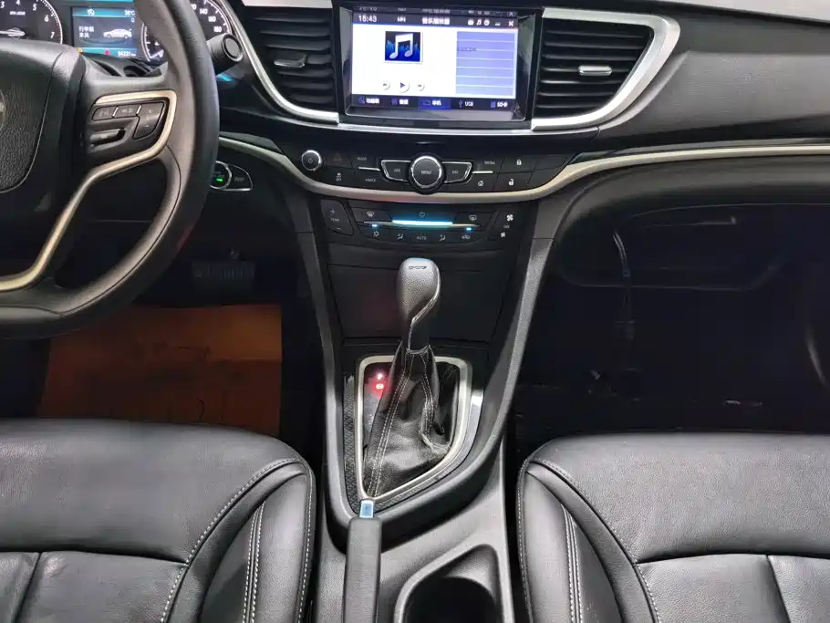 Buick Excelle GT 2015 — фото 16