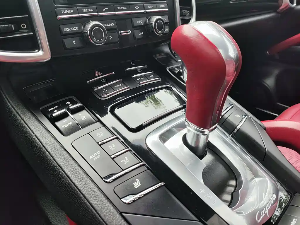 Porsche Cayenne 2013 — фото 15