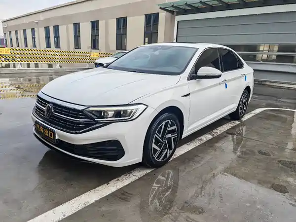 Volkswagen Sagitar 2022