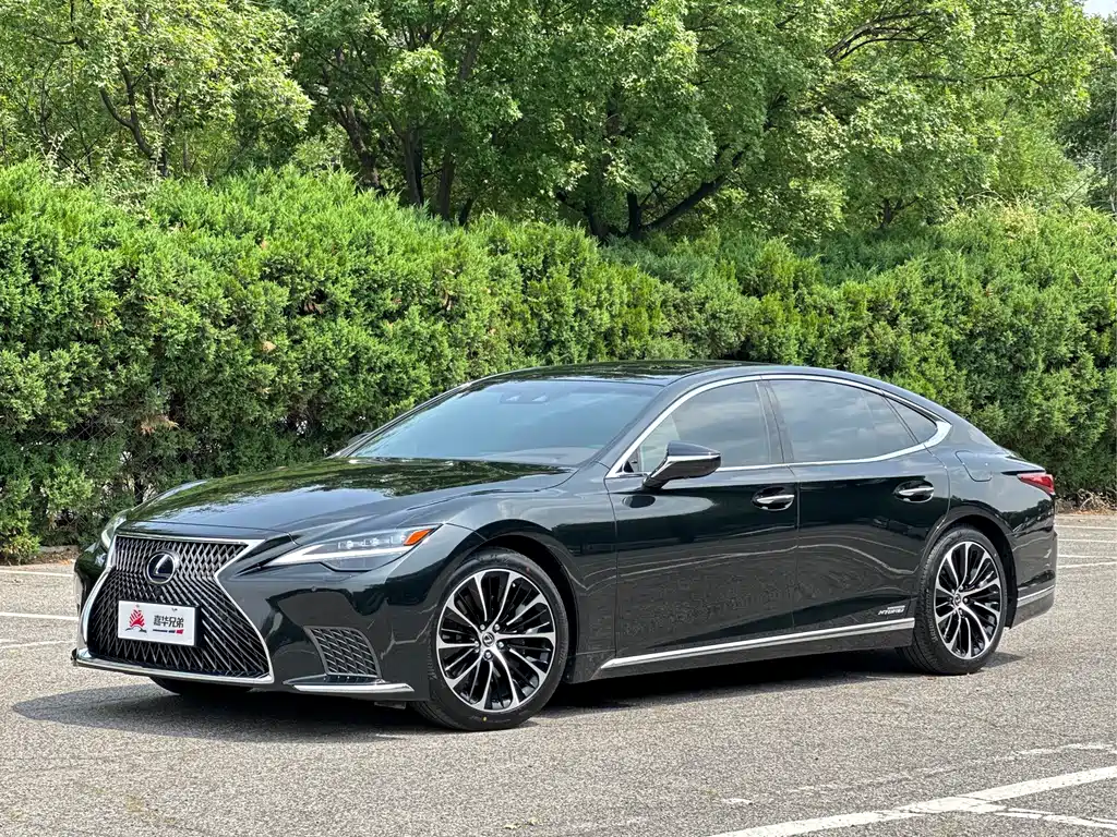 Lexus LS 2021 — фото 1