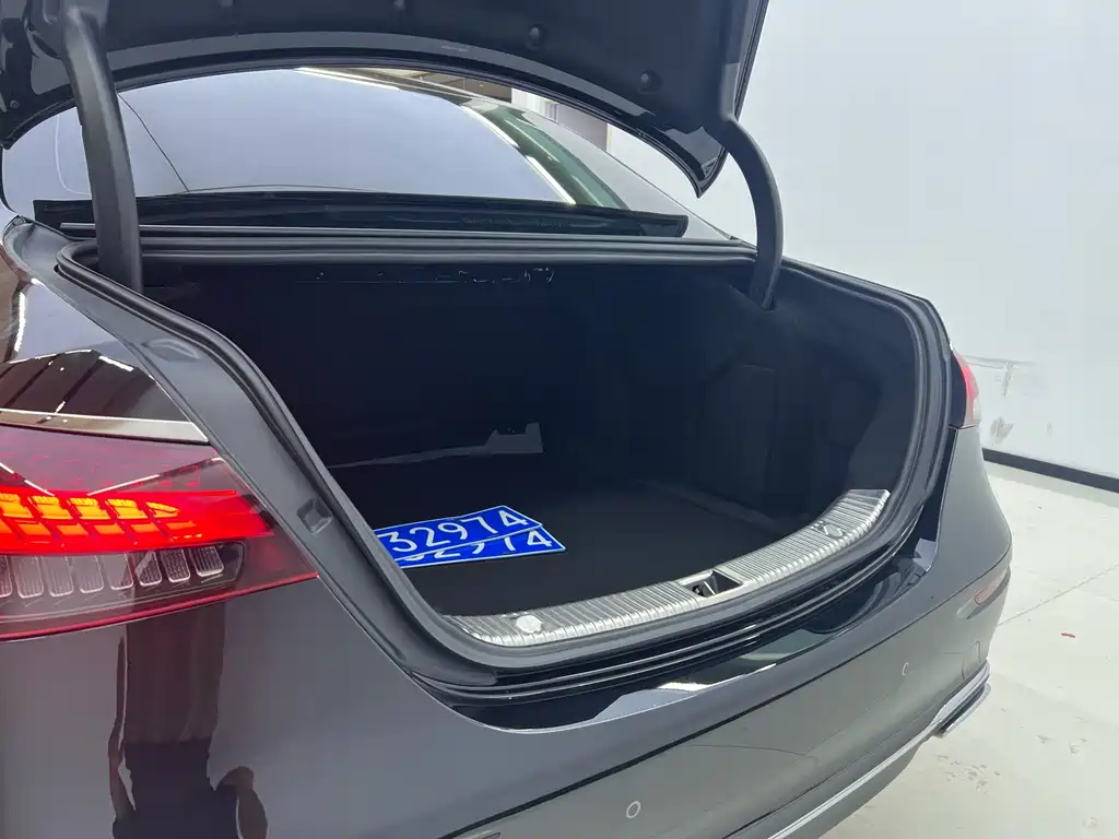 Mercedes-Benz E-Class 2023 — фото 23
