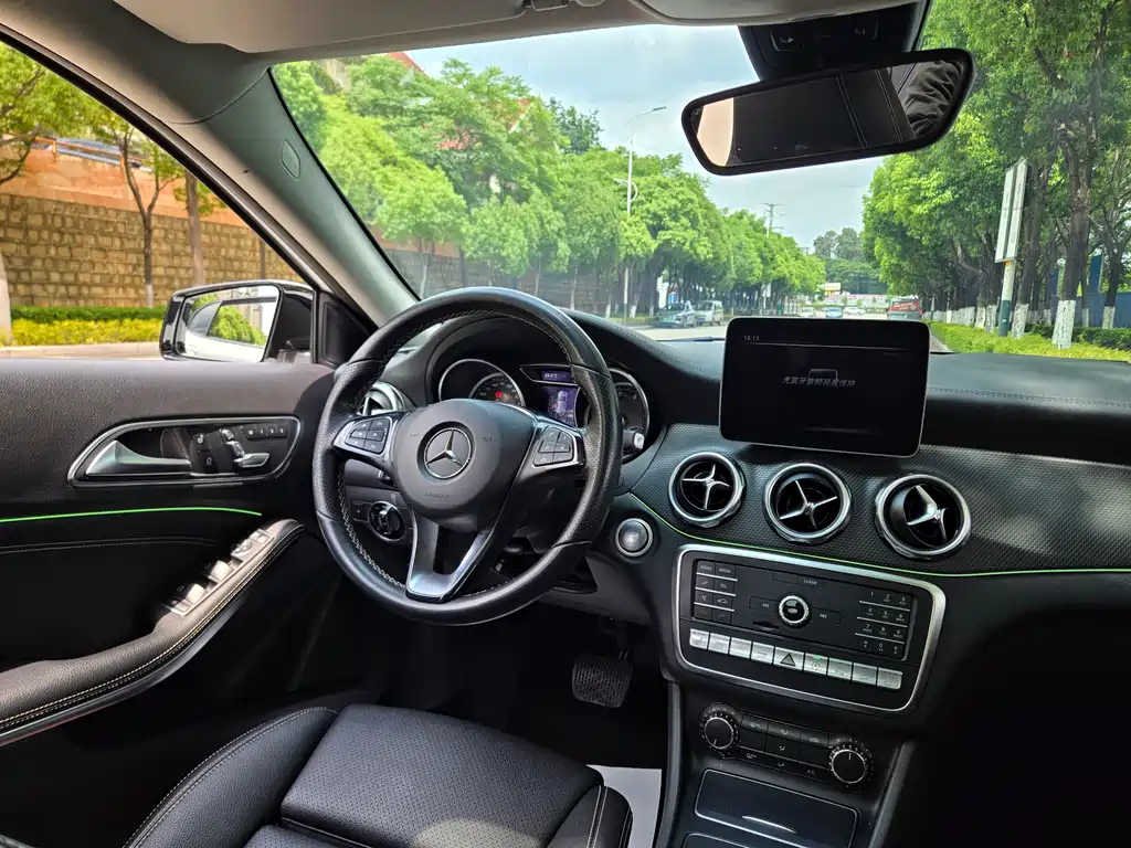 Mercedes-Benz GLA 2018 — фото 11