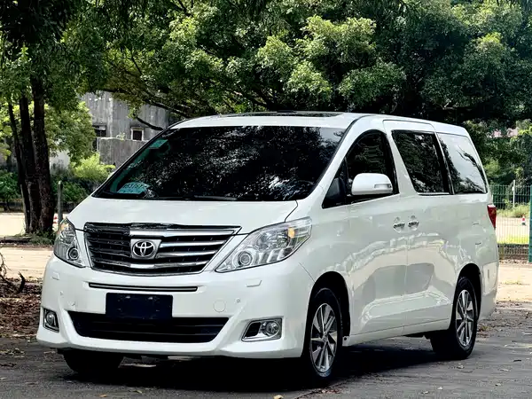 Toyota Alphard 2015