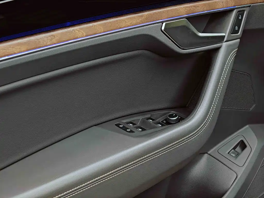 Volkswagen Touareg 2020 — фото 16