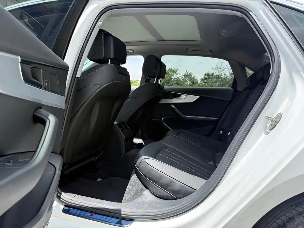 Audi A4L 2020