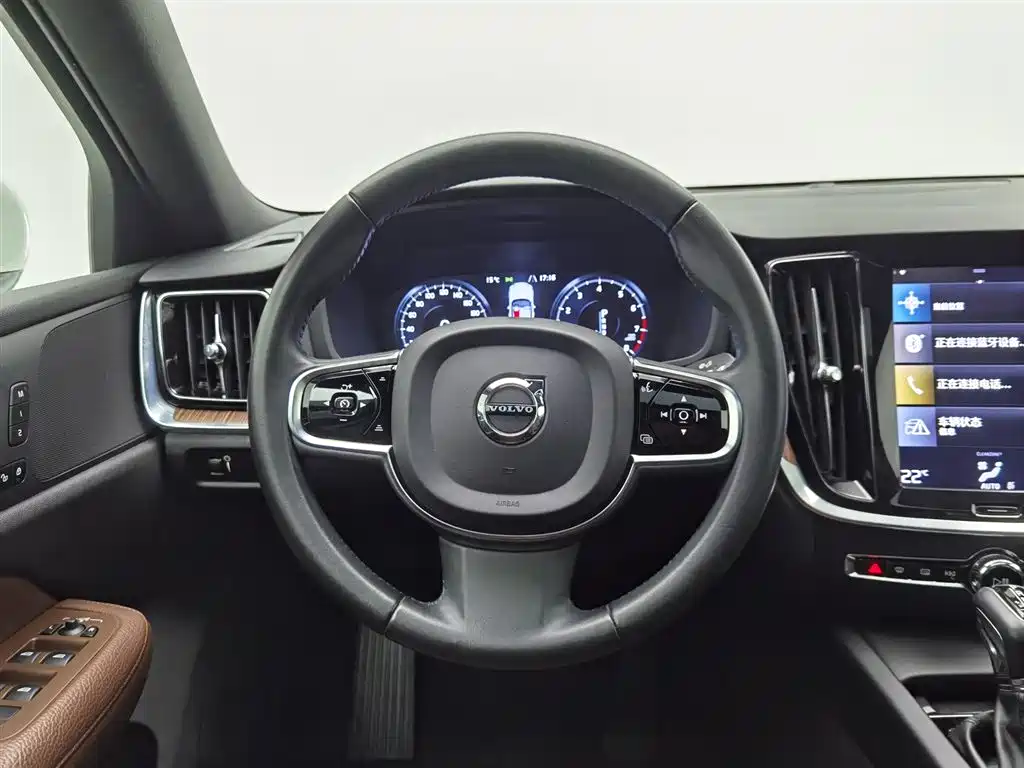 Volvo S60 2021 — фото 11