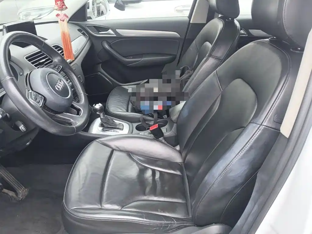 Audi Q3 2015 — фото 14