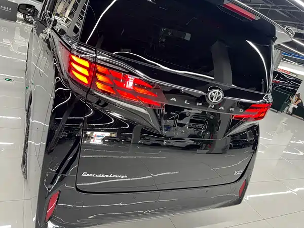 Toyota Alphard 2024