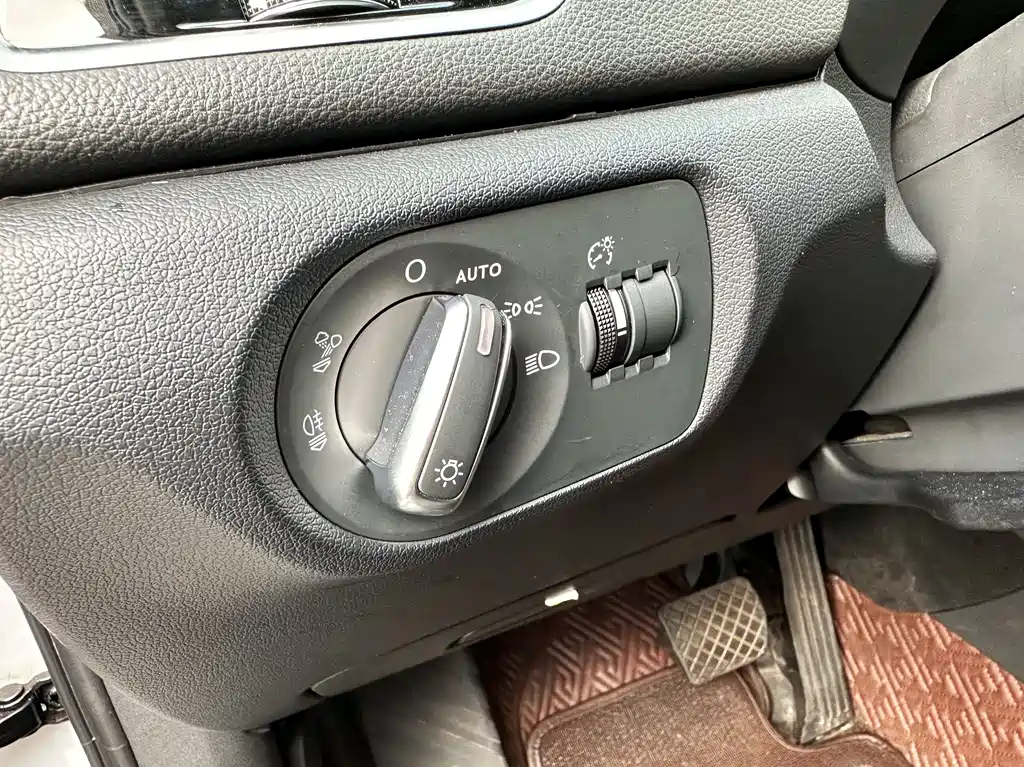 Audi Q3 2018 — фото 14