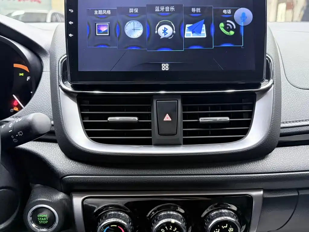 Toyota Yaris L 2022 — фото 15