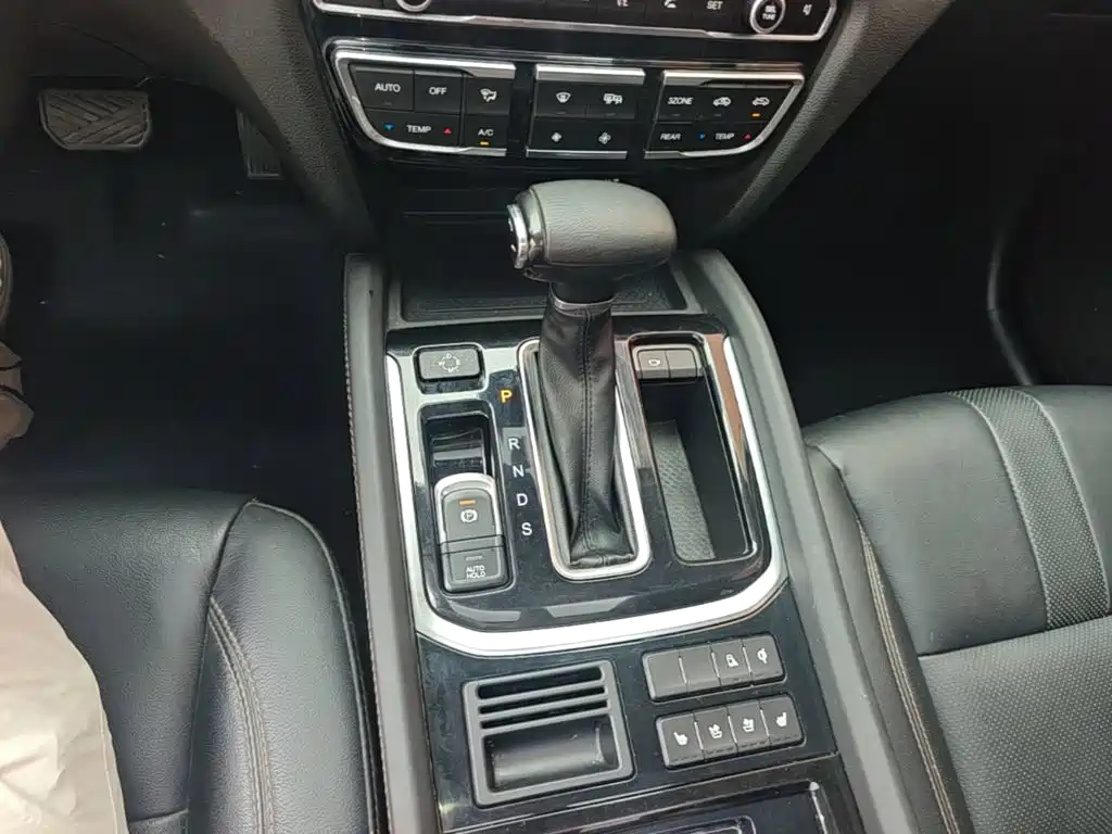 GAC Trumpchi GS8 2017 — фото 14