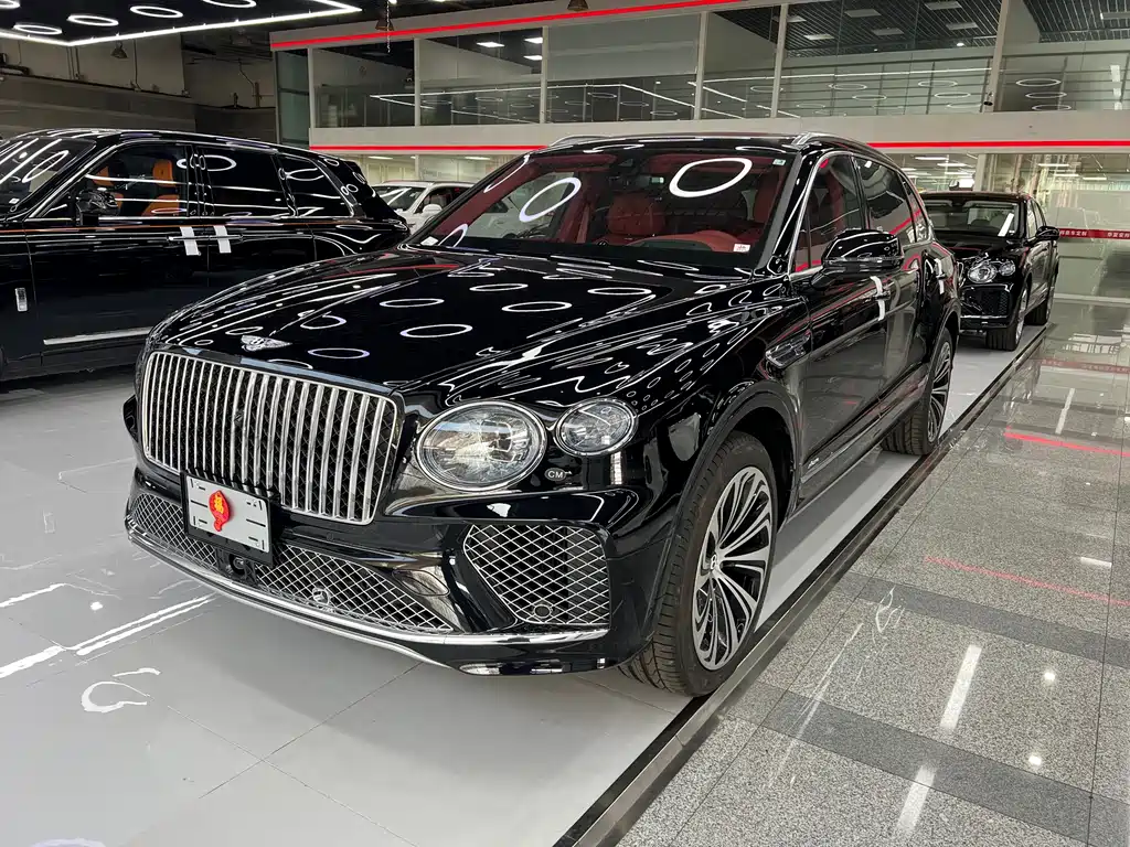 Bentley Bentayga — фото 1