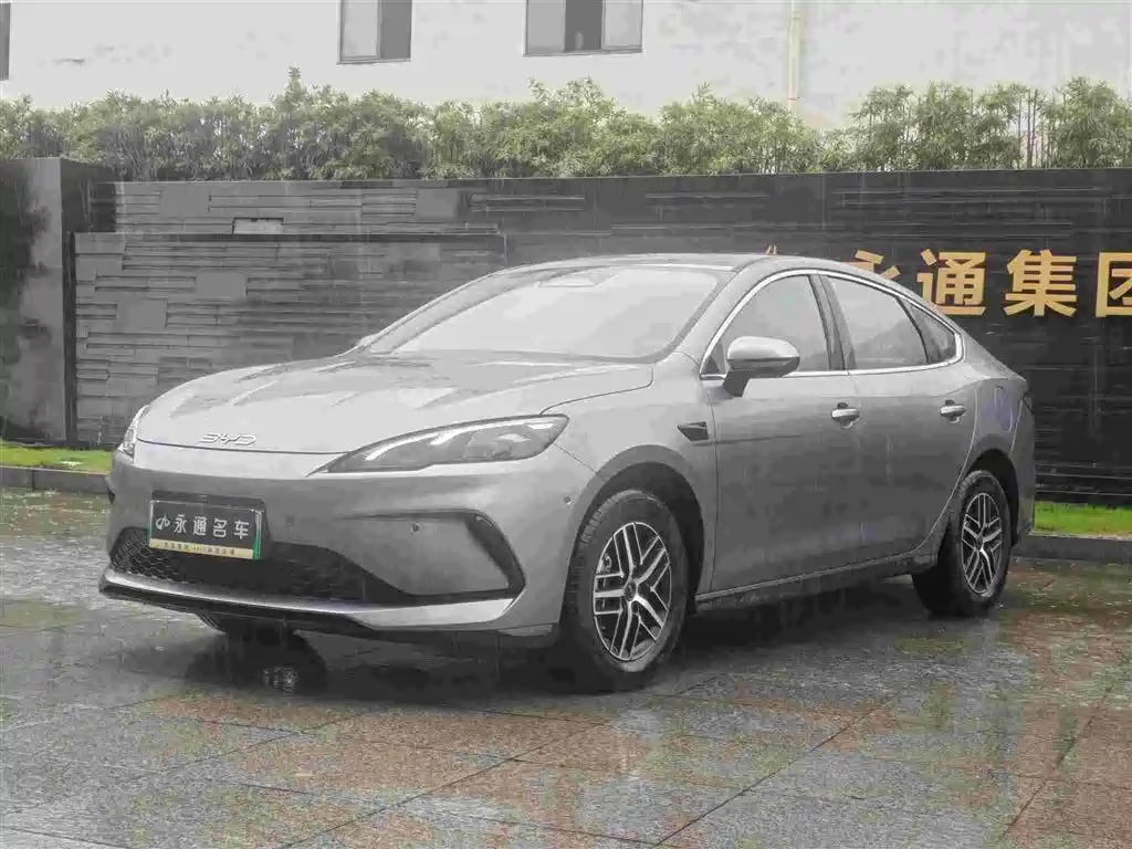 BYD Seal 05 DM-i 2025 — фото 1