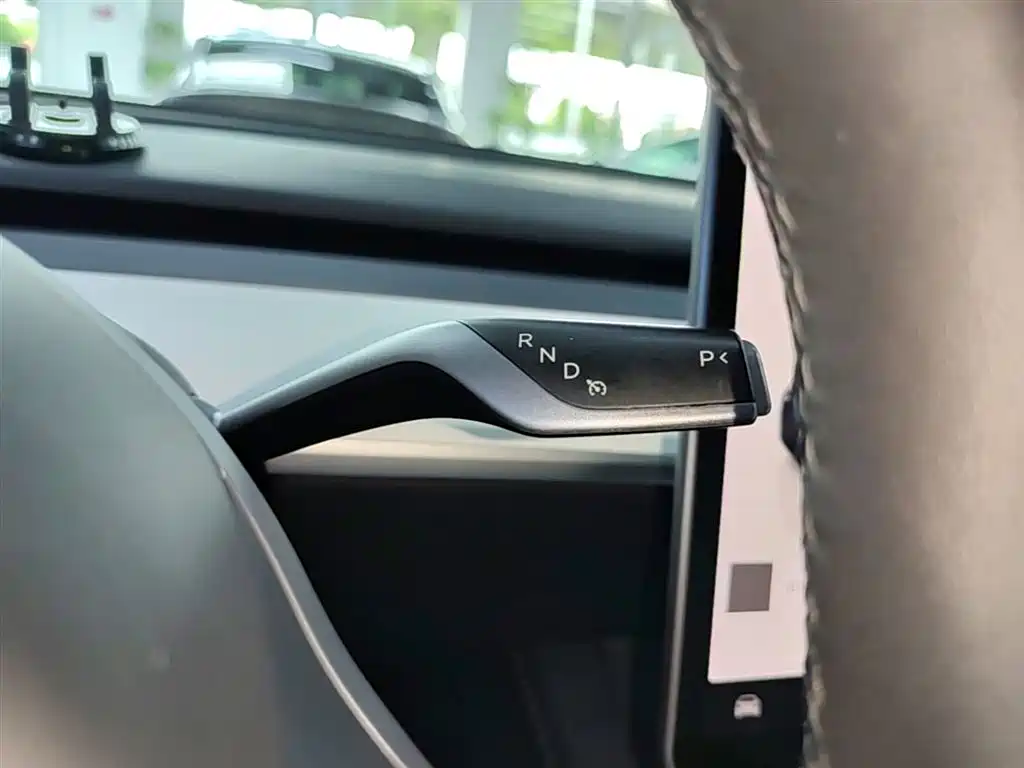 Tesla Model Y 2023 — фото 14