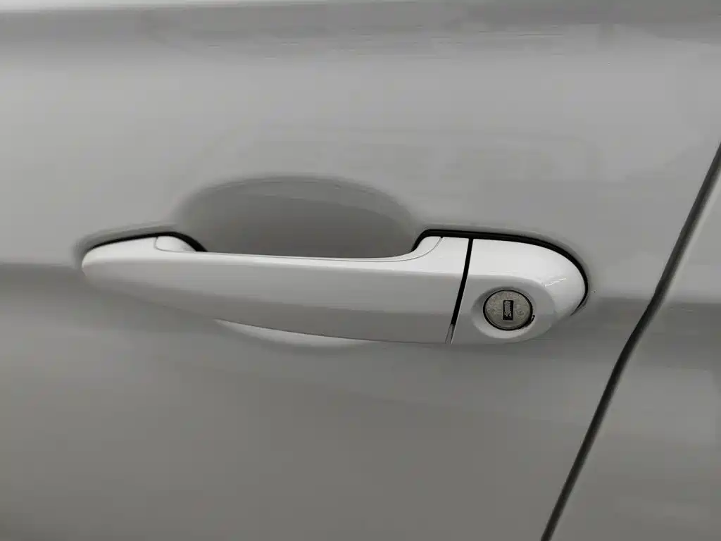 BMW 3 Series 2017 — фото 18