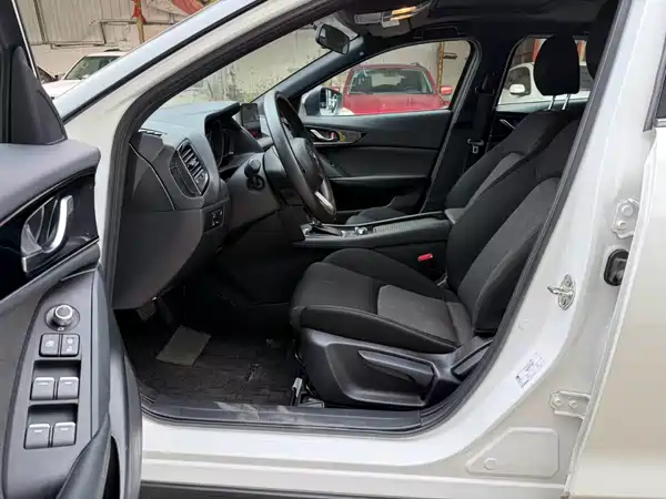 Mazda CX-4 2023