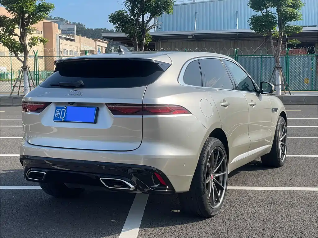 Jaguar F-PACE 2022 — фото 7