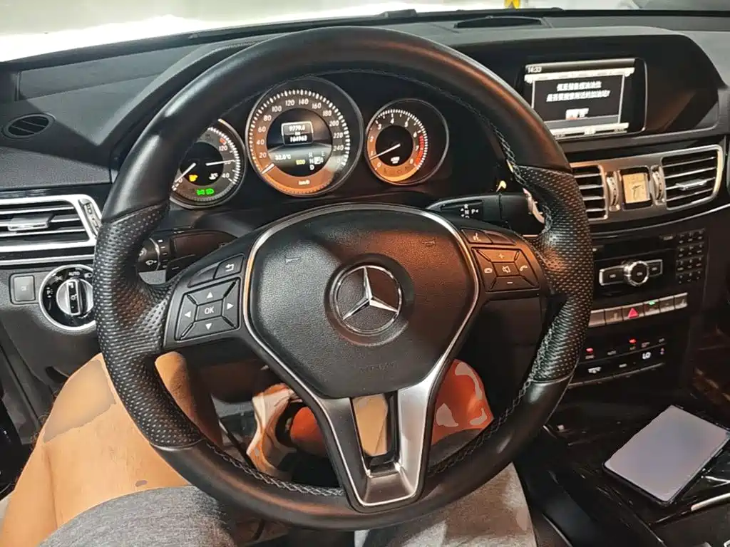 Mercedes-Benz E-Class 2014 — фото 11